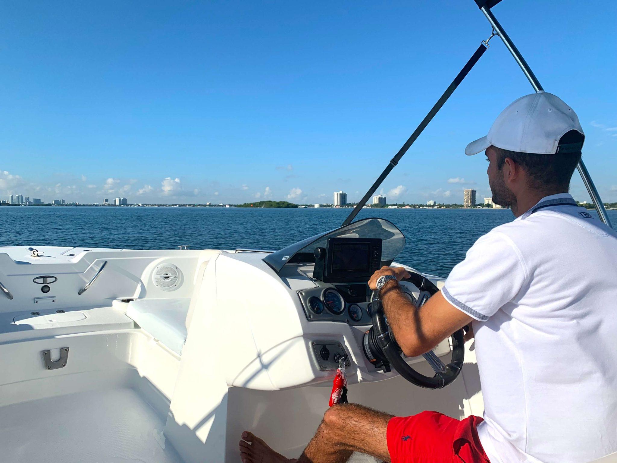 Boating Lesson Miami Learn How To Drive A Boat In Miami