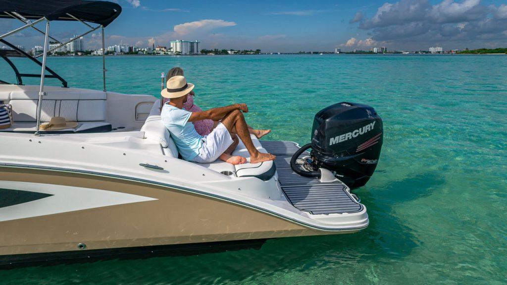 Book Guided Boat Tours Miami Florida with Top-Rated Aquarius Boat Tours Miami