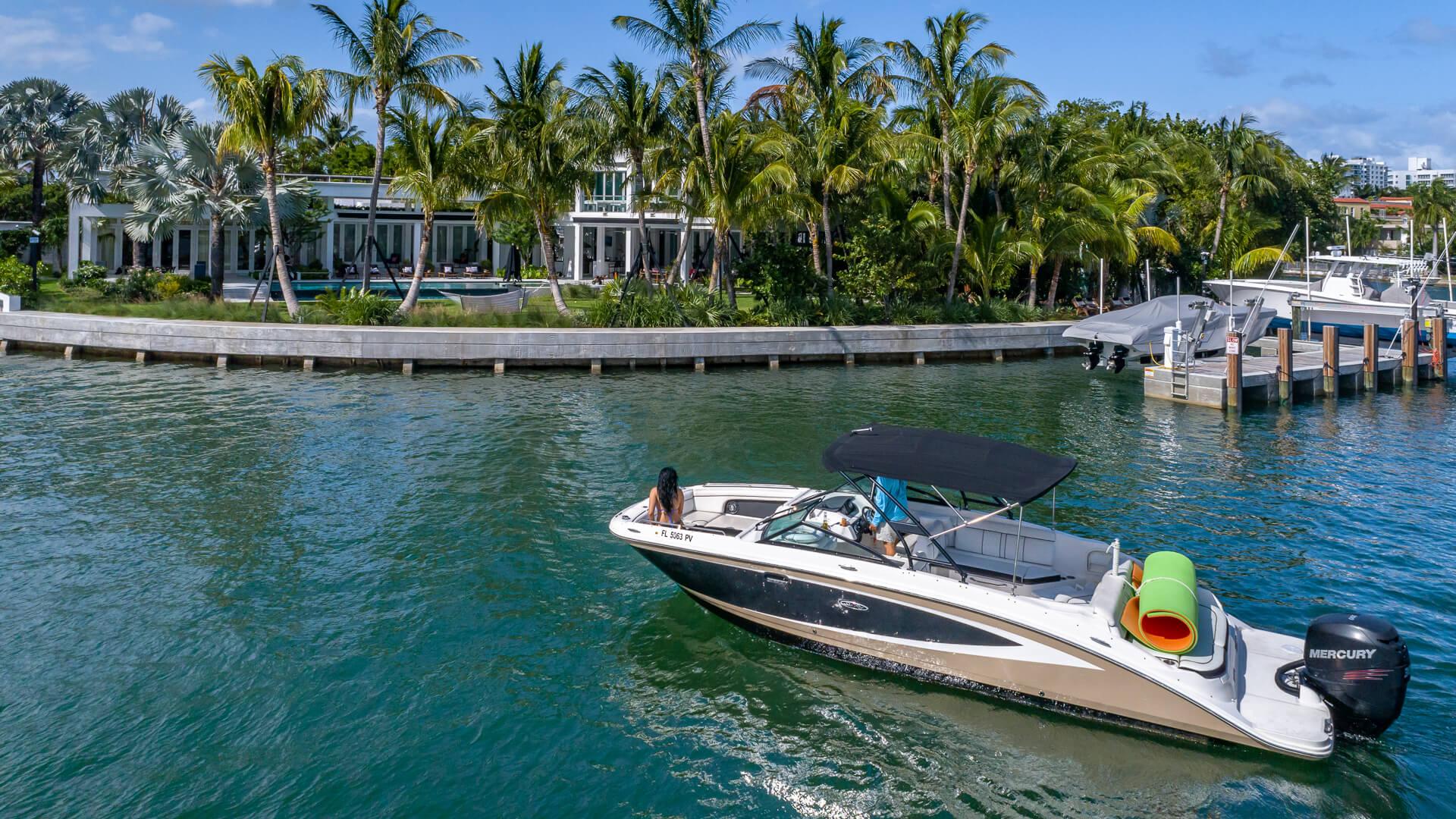 Celebrity Home Tours by Boat in Miami