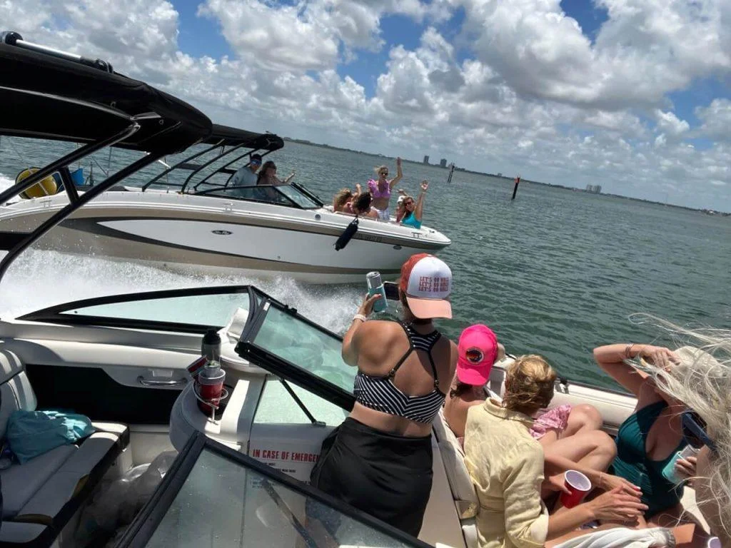 Book Bachelor Boat Parties With The Guys!