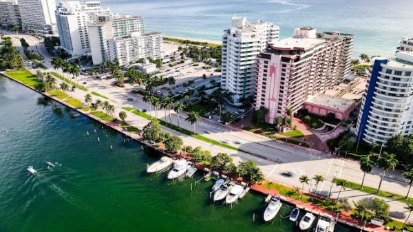 Aquarius Boat Rental Multiple Locations in Miami Beach: 52 Street & Collins avenue, 11St & Michigan Ave Miami Beach