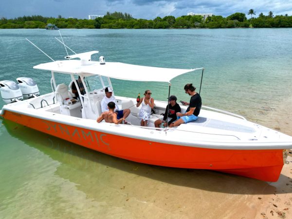 Rent The Ultimate 31Ft Luxury Boat Rentals In Miami. Enjoy And Relax In Comfort With Boating For Up To 8-People!