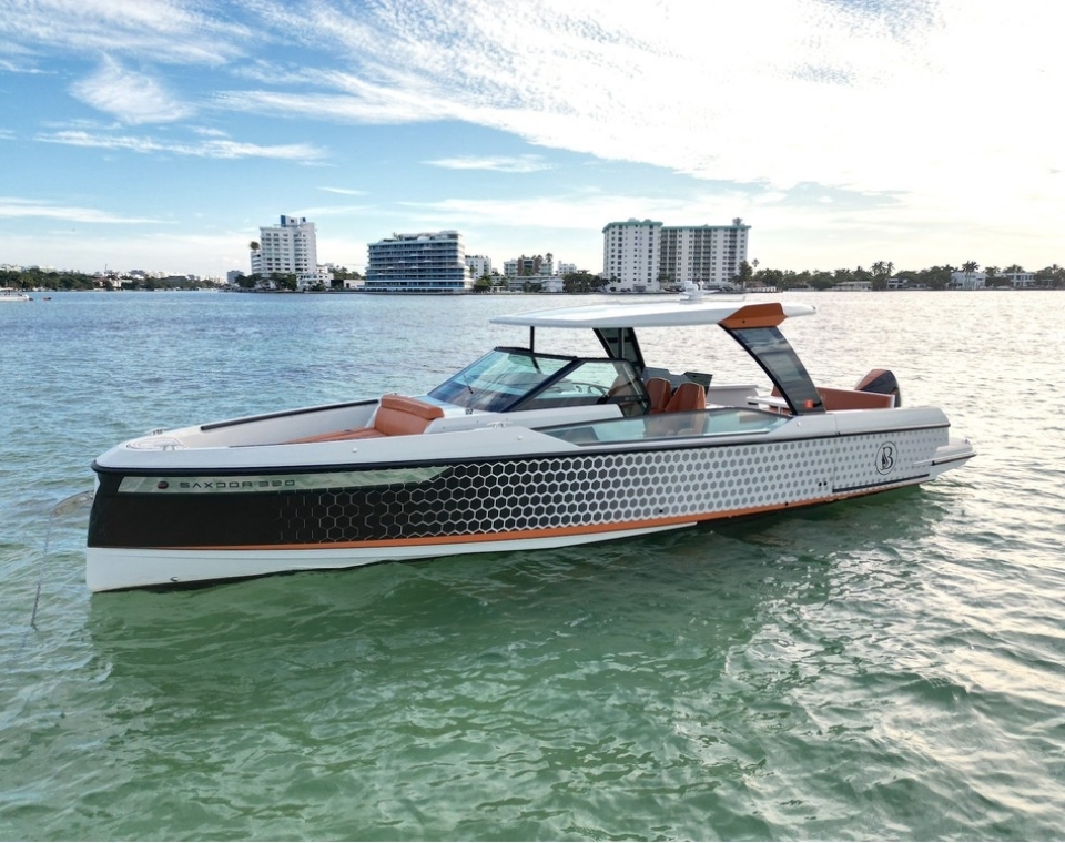 Book A Luxury Boat Rental Miami Florida Charter At Aquarius Boat Rental And Tours