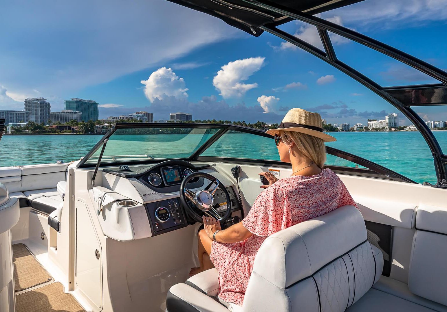 Best Miami Beach Boat rentals to Learn Boating