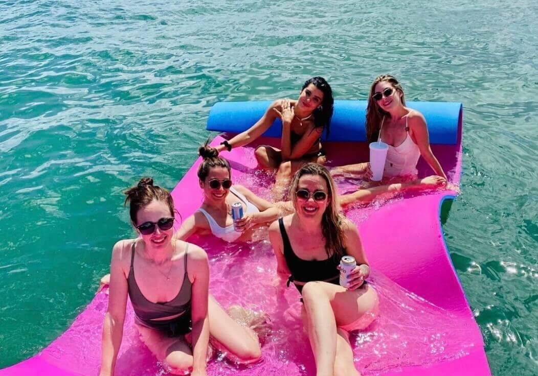 Best Haulover Sandbar And Indian Creek Boat Tours In Miami With Transparent Boat Rental And Tour Prices For Hassle-Free Miami Adventure.