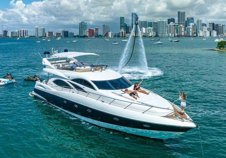 The #1 Miami Boat Rental: Making Waves With Aquarius!